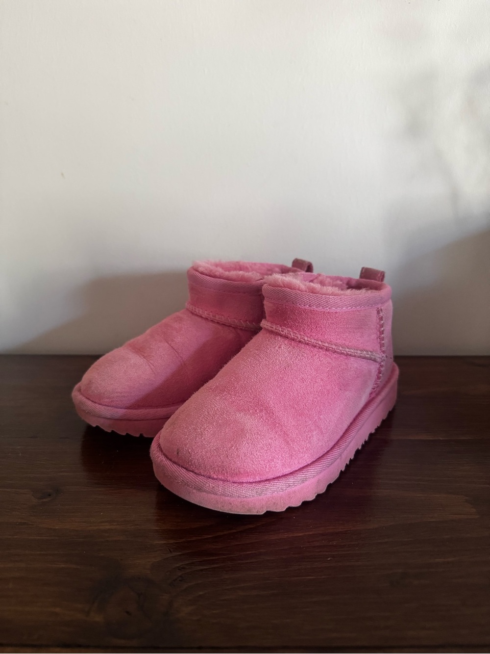 Ugg Toddler/Little Kid Ultra Mini Winter Boot Sachet Pink size 10